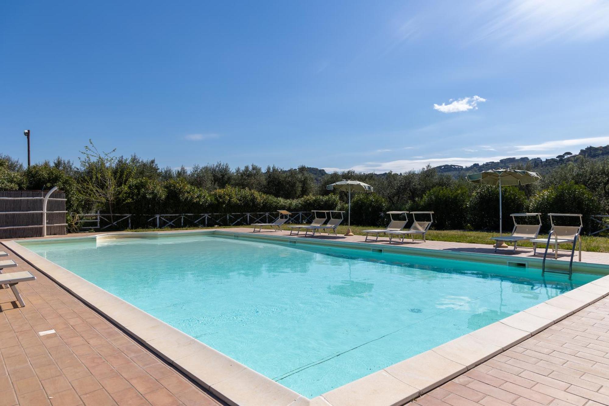 Agriturismo La Valle - By Podere Arundineto 卡斯塔涅托卡尔杜奇 外观 照片