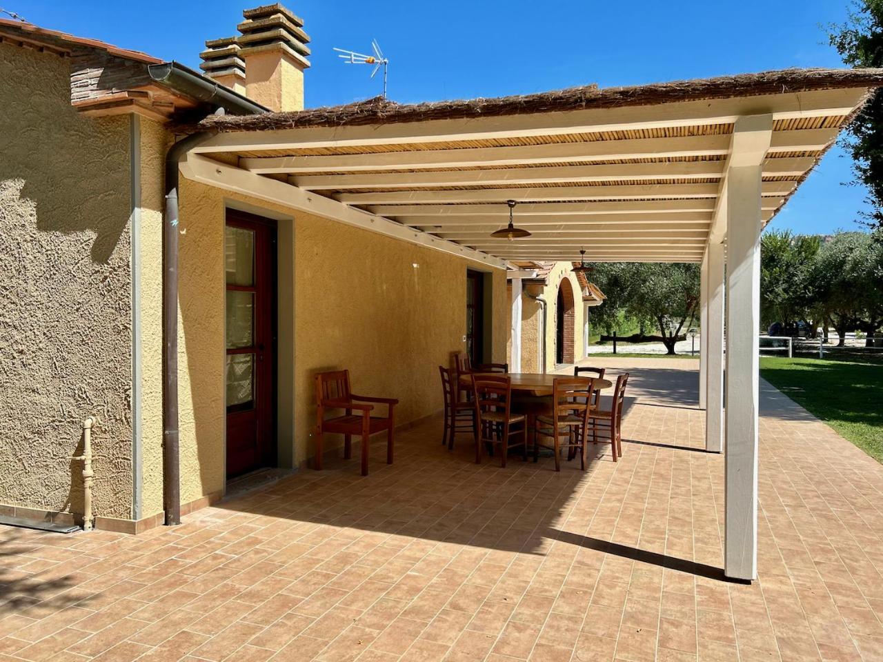 Agriturismo La Valle - By Podere Arundineto 卡斯塔涅托卡尔杜奇 外观 照片